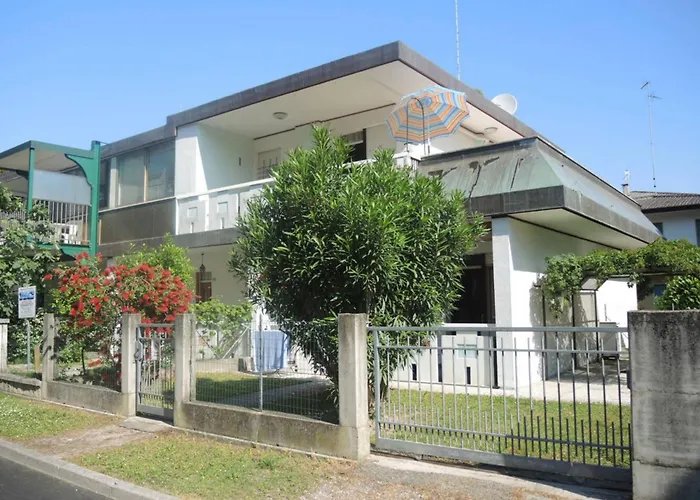 Bright With Garden *