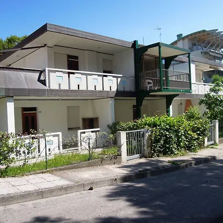 Apartament Bright With Garden *